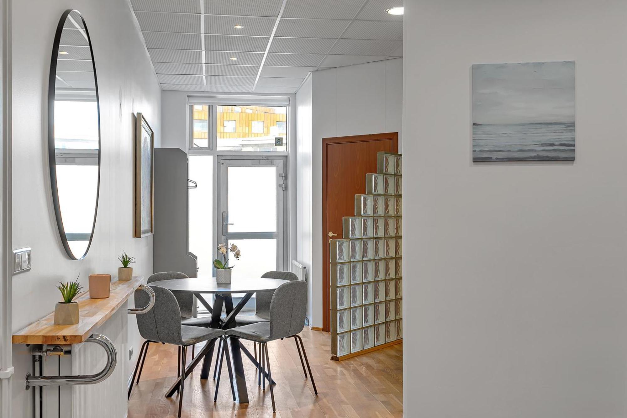 Bright Apartment In The Heart Of The City! 雷克雅維克 外观 照片
